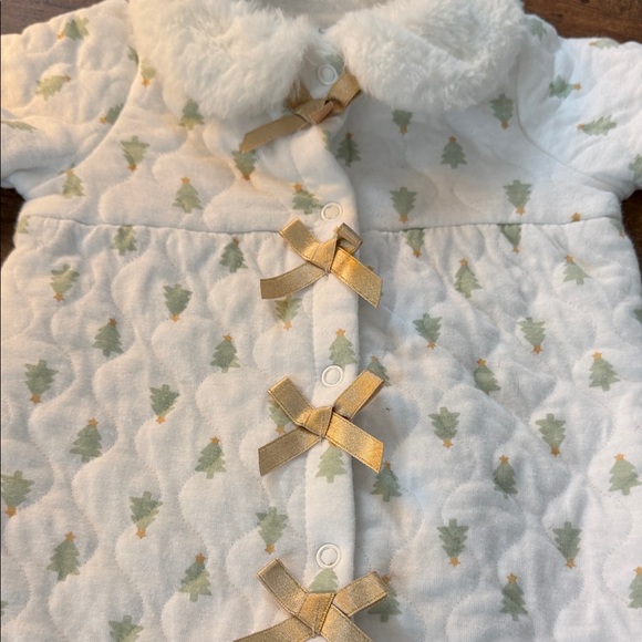 Adorable Holiday White and Gold Kids Footie - Picture 7 of 8